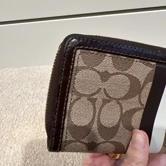 COACH Vintage Heritage Signature Stripe Zip Around Accordion Wallet F42380 - Picture 5 of 10